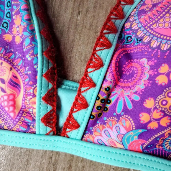 NWT Cupshe Boho Paisley V-Neck Triangle Bikini Top Purple Teal Pink Size Large - Picture 8 of 15